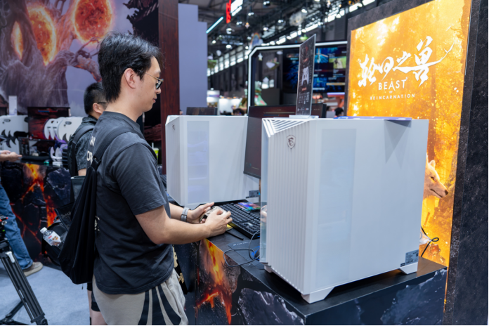 高能开局!英特尔处理器携微星主机装备助阵ChinaJoy(图7) 高能开局!英特尔处理器携微星主机装备助阵ChinaJoy(图7)